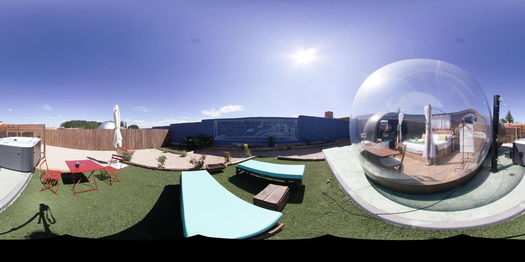 Cosmoveros - Hotel Burbuja Pedraza Luaran gambar