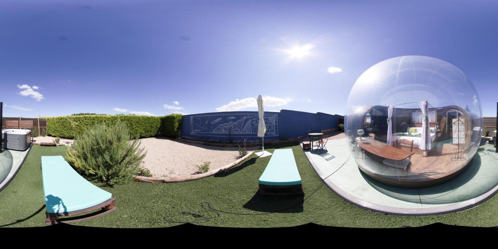 Cosmoveros - Hotel Burbuja Pedraza Luaran gambar