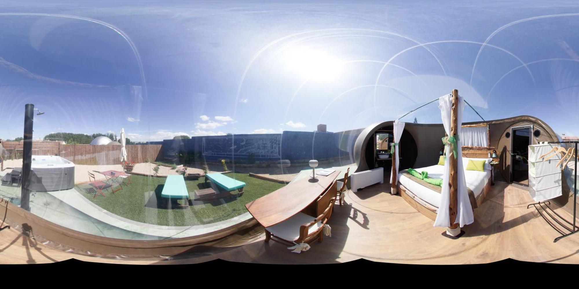 Cosmoveros - Hotel Burbuja Pedraza Luaran gambar
