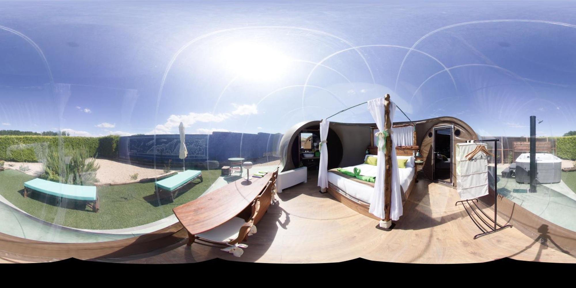 Cosmoveros - Hotel Burbuja Pedraza Luaran gambar